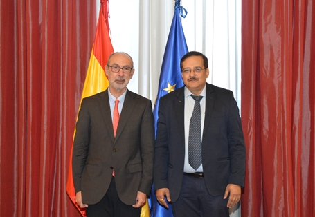 El subsecretario de Agricultura, Pesca y Alimentación se reúne con el secretario de Estado de Industrias de Procesamiento de Alimentos de India 