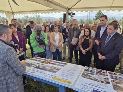 Hoy, en una visita a las obras de la colectividad de regantes de Pozo Alcón e Hinojares (Jaén)
	 foto 3