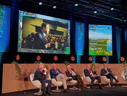 Hoy, en Bruselas, en la conferencia sobre el futuro de la agricultura y la alimentación organizada por la Comisión Europea foto 2