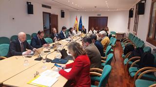 
				
			
				Hoy, en una reunión en Madrid
			
				