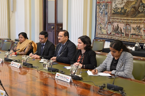 El subsecretario de Agricultura, Pesca y Alimentación se reúne con el secretario de Estado de Industrias de Procesamiento de Alimentos de India foto 4