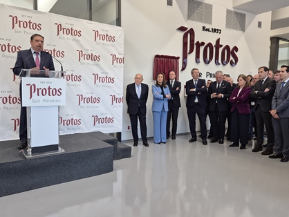 Hoy, en la inauguración de la Bodega Protos en Cubillas de Santa Marta (Valladolid) foto 2