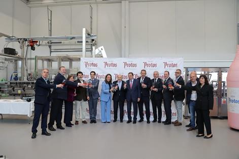 Hoy, en la inauguración de la Bodega Protos en Cubillas de Santa Marta (Valladolid) foto 5