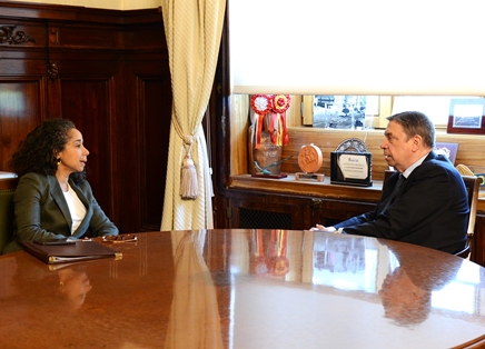 Luis Planas se reúne con la embajadora de Estados Unidos  