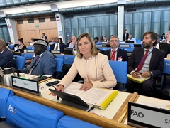 
				
			
				Hoy, en la inauguración del Comité de Pesca de la FAO en Roma
			
				
