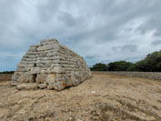 Naveta des Tudons