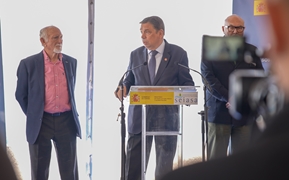 
				
			
				Hoy, en una visita a las obras de regadío en Níjar (Almería)
			
				